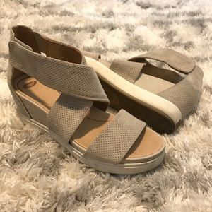 DR SCHOLLS wedges platforms size8 and tan